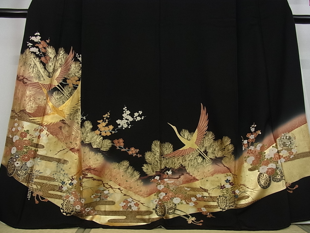 2021年新作 【IDnet】 黒留袖 落款入り 作家物 雪輪に飛鶴と古典草花文 ...