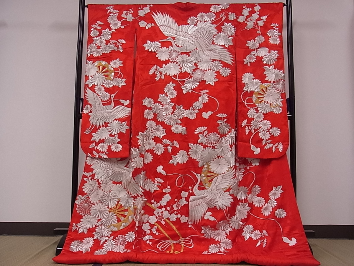 ホワイト系本物品質の トールサイズ 振袖７点セット 桜地紋刺繍花尽くし文様 振袖 浴衣 水着ホワイト系 24 640 Laeknavaktin Is