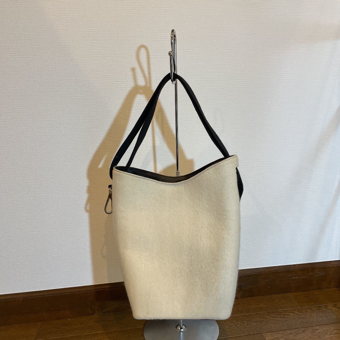 DELVAUX デルヴォー ワンショルダーバッグ フェルト アイボリー