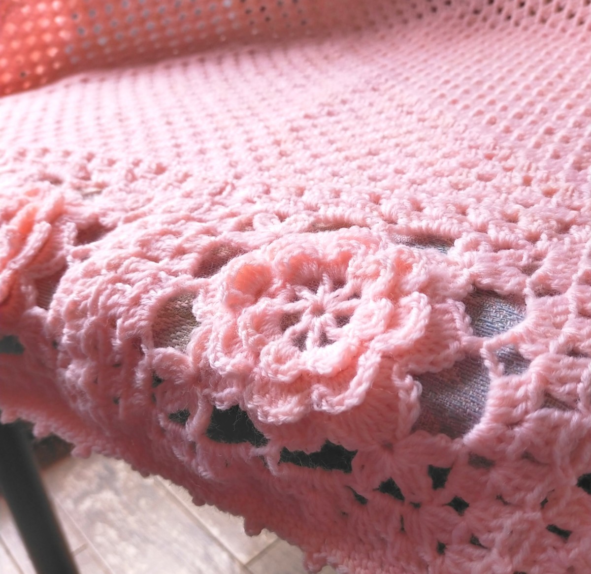 ブランケット　花　モチーフ　マルチカバー　ひざ掛け　かぎ編み　編み物　手編み