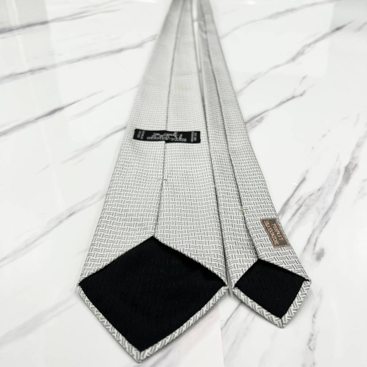 未使用 ネクタイ シルク100% HERMES エルメス ファソネH H柄 H織 刺繍