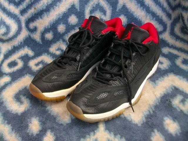 返品送料無料】 限定値下げ AIR JORDAN 11 黒赤 ブルズカラー 美品