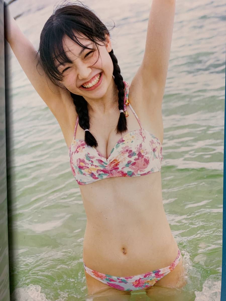 1円スタートDVD付き山﨑愛生ファースト写真集『 Mei16 』 水着ビキニ16