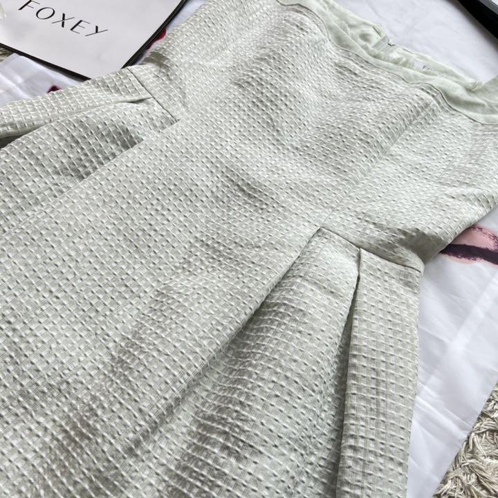 シルバー/レッド 【美品】FOXEY ライトグリーンフレアワンピース