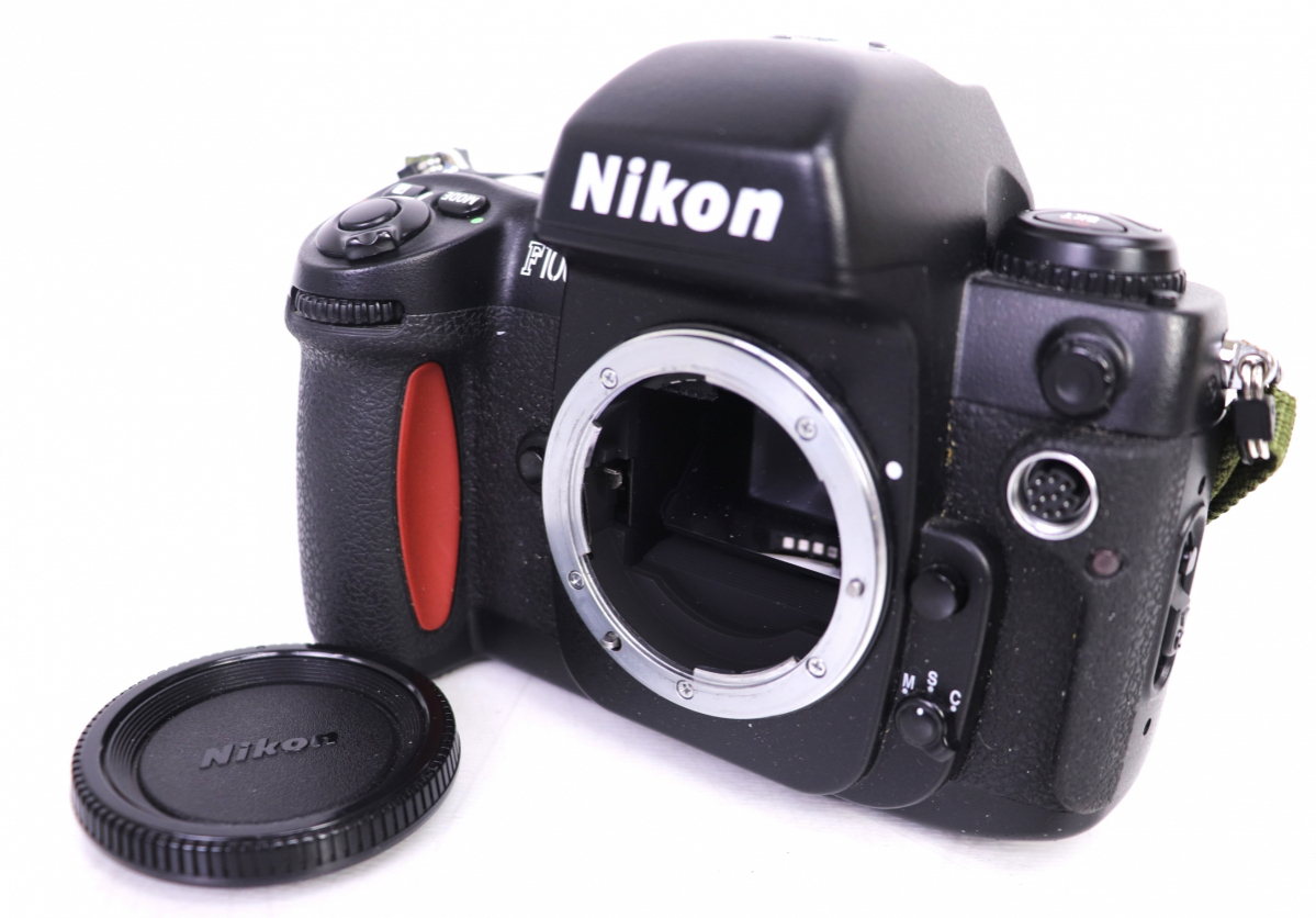 【ト葛】 NIKON ニコン F100 一眼レフ フィルムカメラ ボディ 通電確認済み CH347CYY54