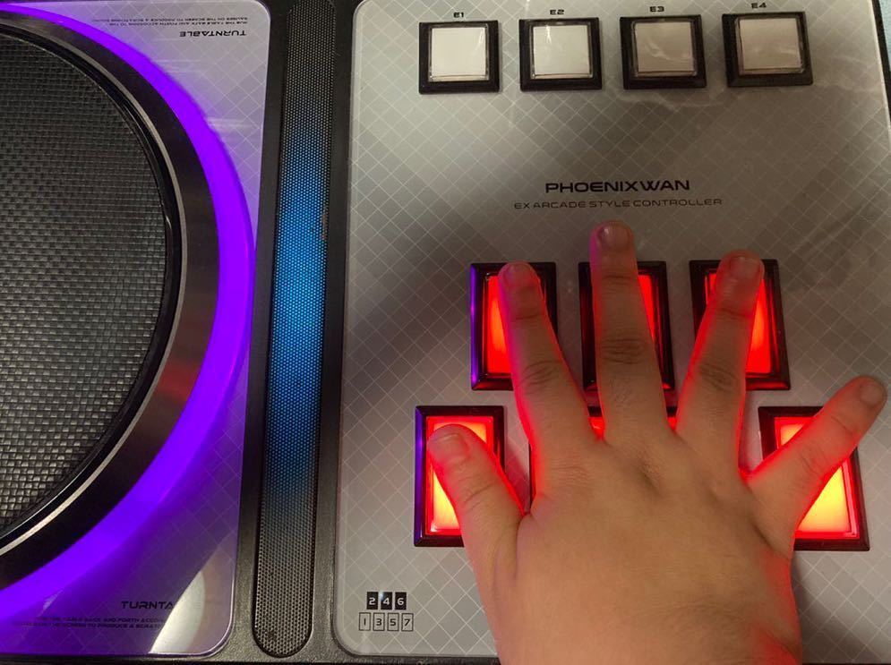 beatmania IIDX DAOコン PHOENIX WAN 三和ボタン、EMP皿 換装済み beatmania IIDX DAOコン PHOENIX WAN 三和ボタン、EMP皿 換装済み