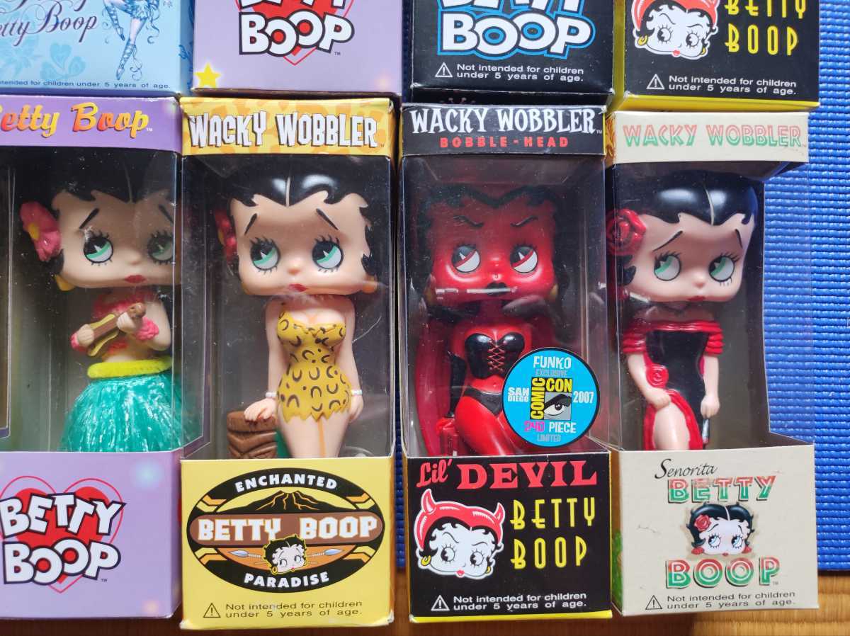 ストライプ デザイン/Striipe design 首振り人形 Betty Boop ベティ