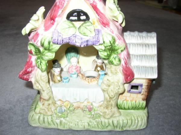  retro ceramics ornament music box hand. included .. making . house .3 person. meal . make person. work exist love. .