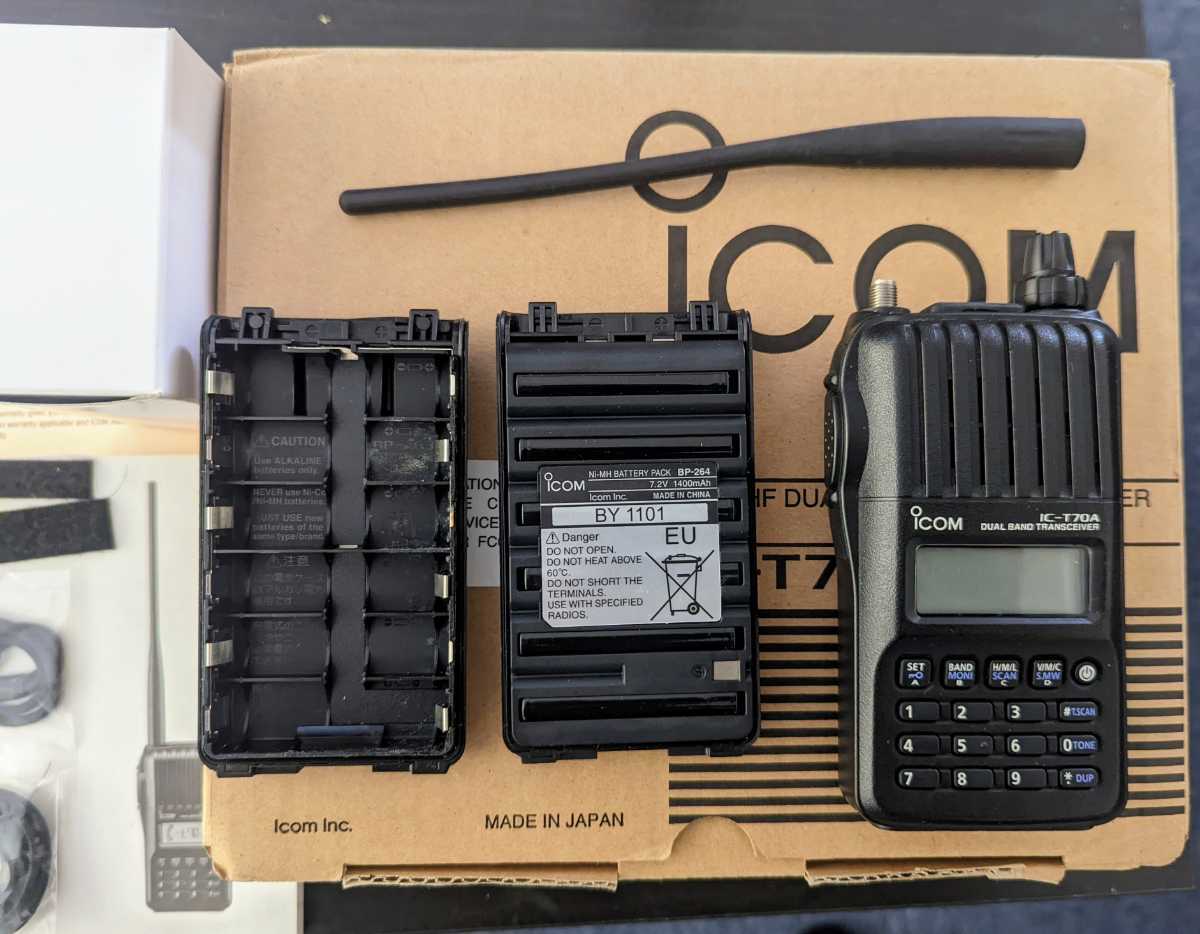 ICOM IC-T70A アイコム ＶＨＦ ＵＨＦ トランシーバー　無線　アメリカモデル USA　美品　バッテリー　電池パック　フルセット　無線