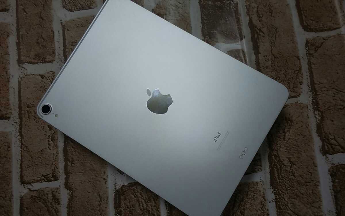 Apple iPad Pro 11 A1980 1TB容量上位グレード　傷少ない_画像2