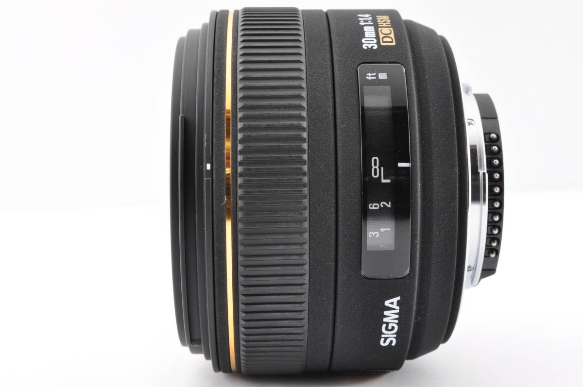 新品同様#CG03 Sigma 30mm f/1.4 EX DC AF Lens 箱付き　超絶美品_画像4