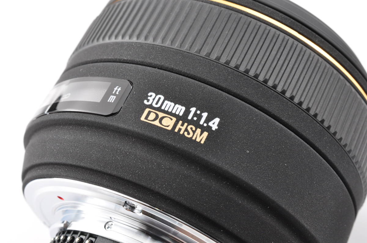 新品同様#CG03 Sigma 30mm f/1.4 EX DC AF Lens 箱付き　超絶美品_画像9