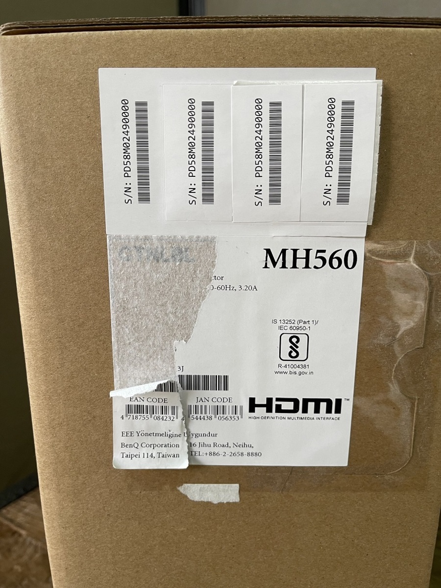 超特価在庫enQ ベンキュー ビジネスプロジェクター MH560 新品未開封(箱痛み)品 本体