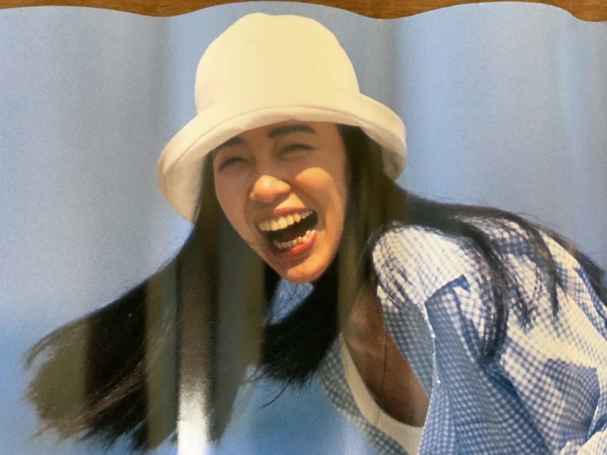 ■送料無料■ 小山裕香 女性 歌手 美人 美女 海 ポスター 印刷物 レトロ アンティーク /くKAら/KK-1759_画像4