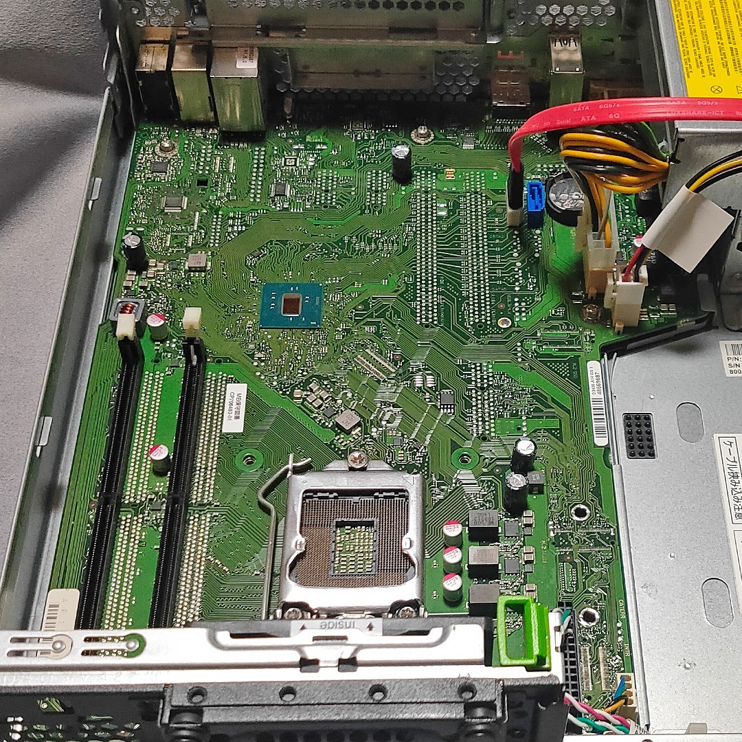 富士通 ESPRIMO D556/M ベアボーン CPU/メモリなし Win10 pro 富士通 ESPRIMO D556/M ベアボーン CPU/メモリなし Win10 pro