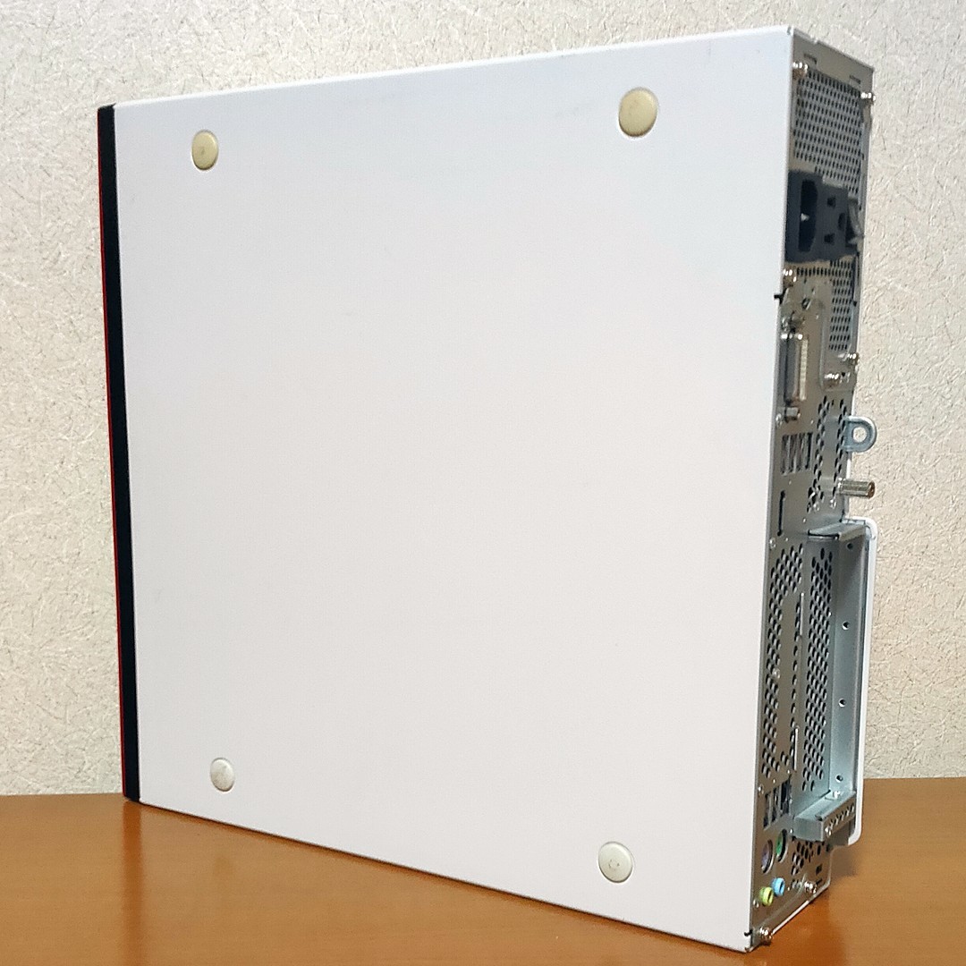 富士通 ESPRIMO D556/M ベアボーン CPU/メモリなし Win10 pro 富士通 ESPRIMO D556/M ベアボーン CPU/メモリなし Win10 pro