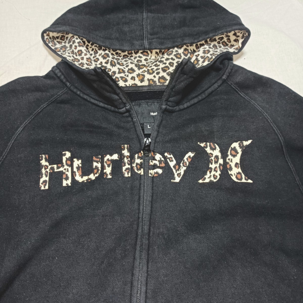 Hurley ハーレー ジップアップパーカー ヒョウ柄 レオパード Hurley ハーレー ジップアップパーカー ヒョウ柄 レオパード