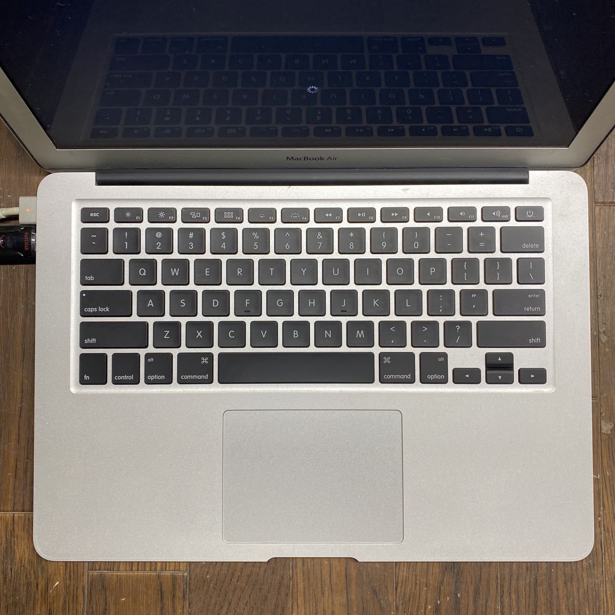 MAA-18 激安 MacBook Air 13-inch Early 2015 Core i5 5250U 1.60GHz メモリ4GB A ブランコにて動作確認済み ストレージ欠品 ジャンク_画像5