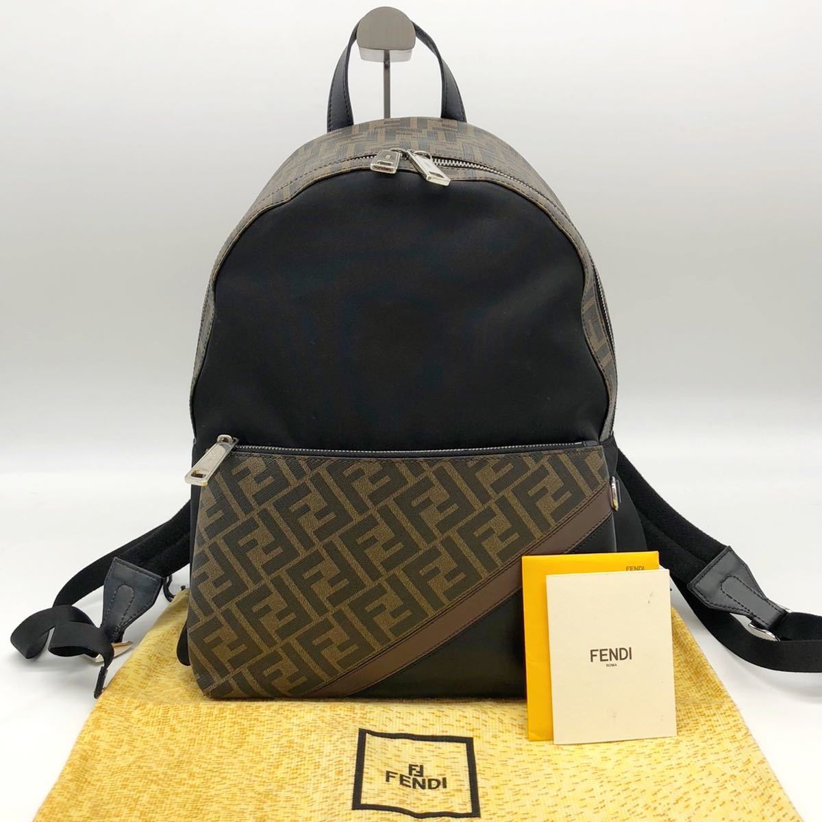 1円 【現行モデル・225,000円】極美品 FENDI フェンディ ズッカ バック