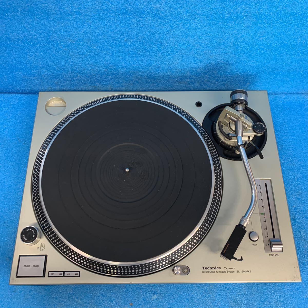 NO.0599.120.. Technics SL-1200MK5 ターンテーブル レコードプレイヤー 電源コード切れました 動作未確認 現状ジャンク品 _画像5