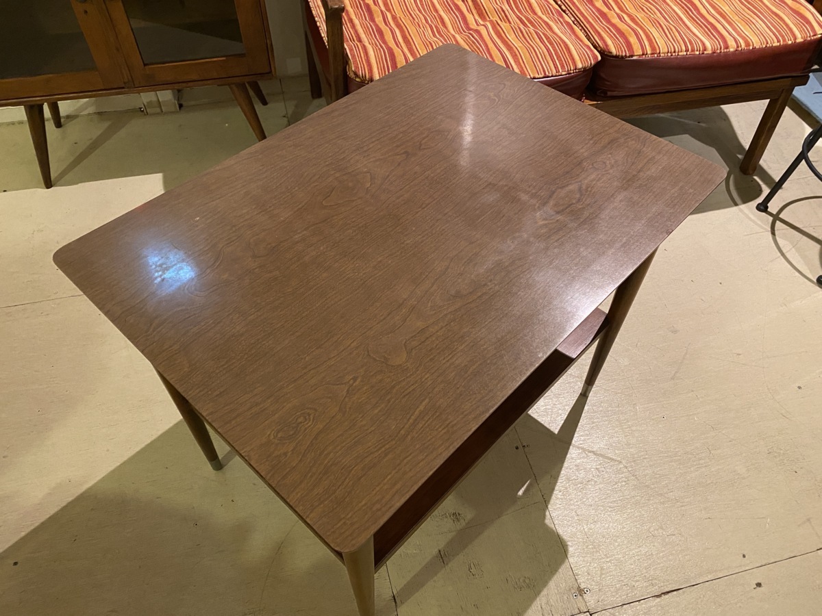 割引B.P JOHN FURNITURE 60s USヴィンテージ ナイトテーブル テーブル ブラウン リビング家具 中古品 サイドテーブル
