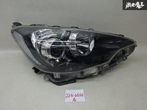 トヨタ 純正 NHP10 アクア 前期 ヘッドランプ ヘッドライト LED 右