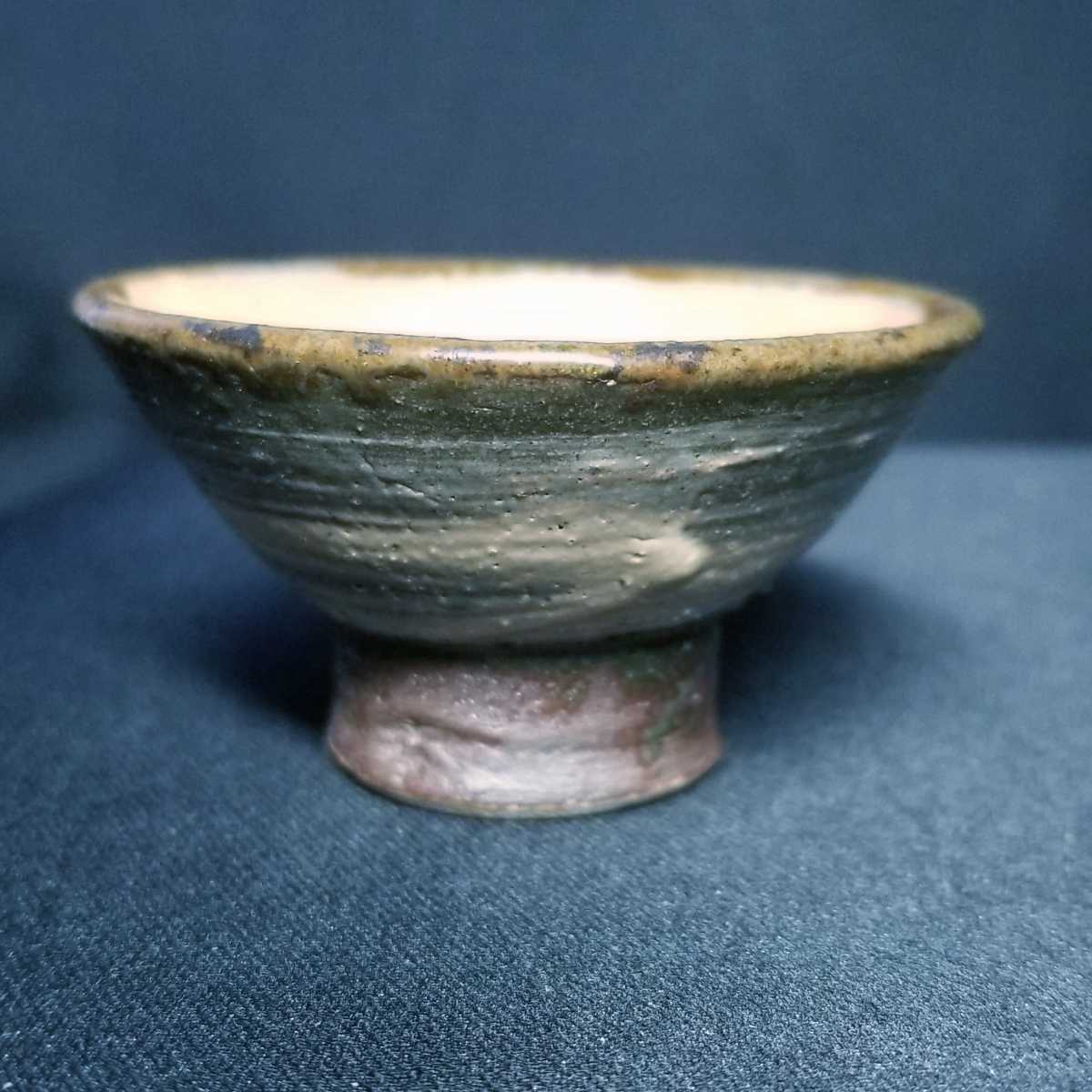 ぐい呑み|壺屋焼|金城次郎作|人間国宝|魚紋|陶印なし|琉球|沖縄