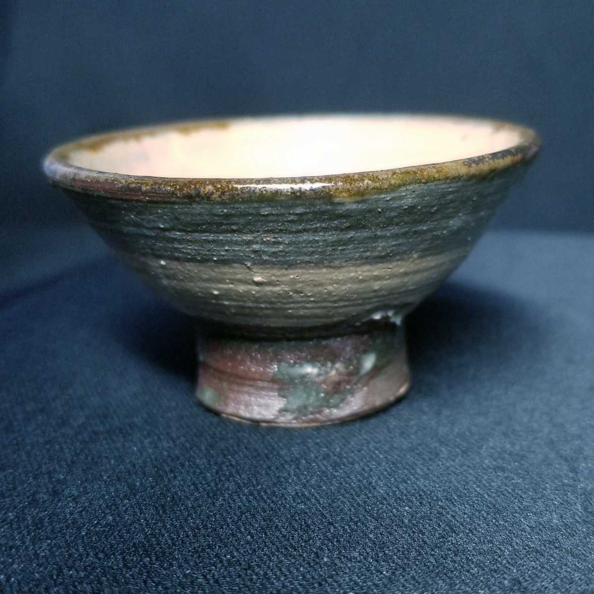 ぐい呑み|壺屋焼|金城次郎作|人間国宝|魚紋|陶印なし|琉球|沖縄