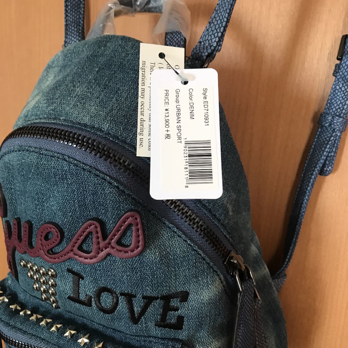 guess ミニリュック デニム キラキラ スタッズ タグ付き新品 guess ミニリュック デニム キラキラ スタッズ タグ付き新品