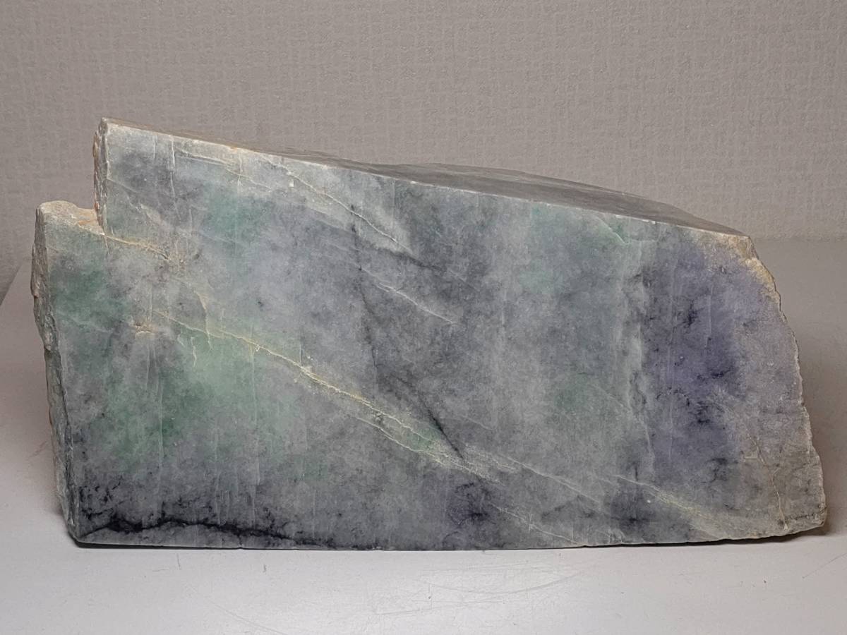 ラベ緑灰】 ☆4.7kg☆ 翡翠 原石 ヒスイ 鉱物 鑑賞石 糸魚川 水石 自然