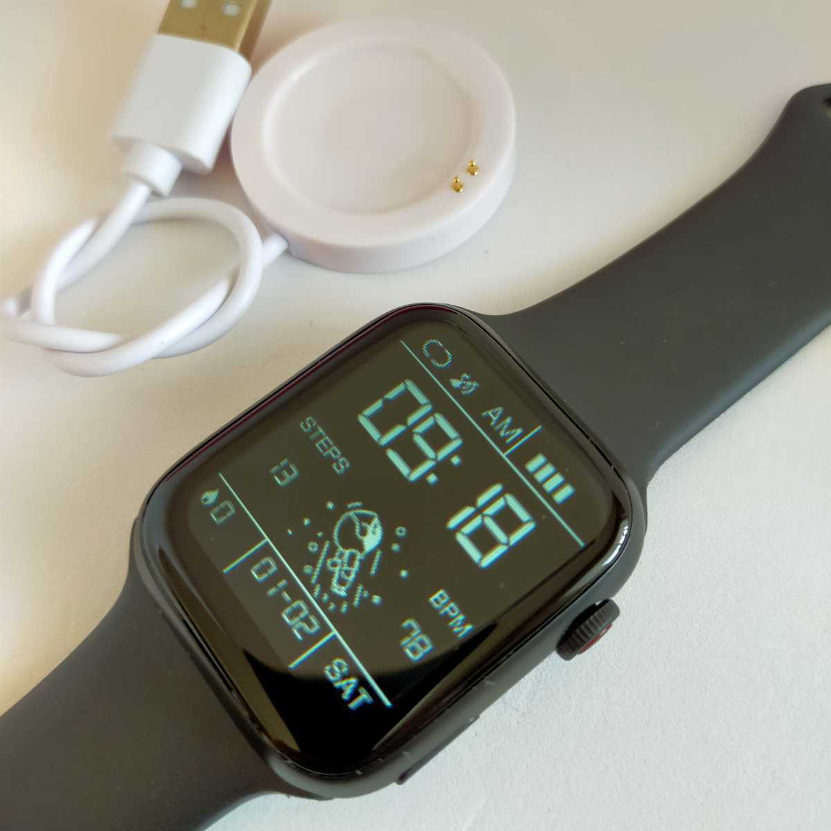 最新【i7 Pro max】　スマートウォッチ 新品 多機能 健康 スポーツ 防水 血中酸素 android 血圧 心拍 iphone Apple 歩数計 睡眠_画像4