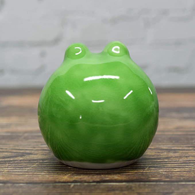 置物 かえる 蛙 開運 金運 緑 グリーン 陶磁器 お洒落 卓上 可愛い かっこいい 丸い 縁起物 風水 陶器 国産 日本製 プレゼント インテリア_画像2