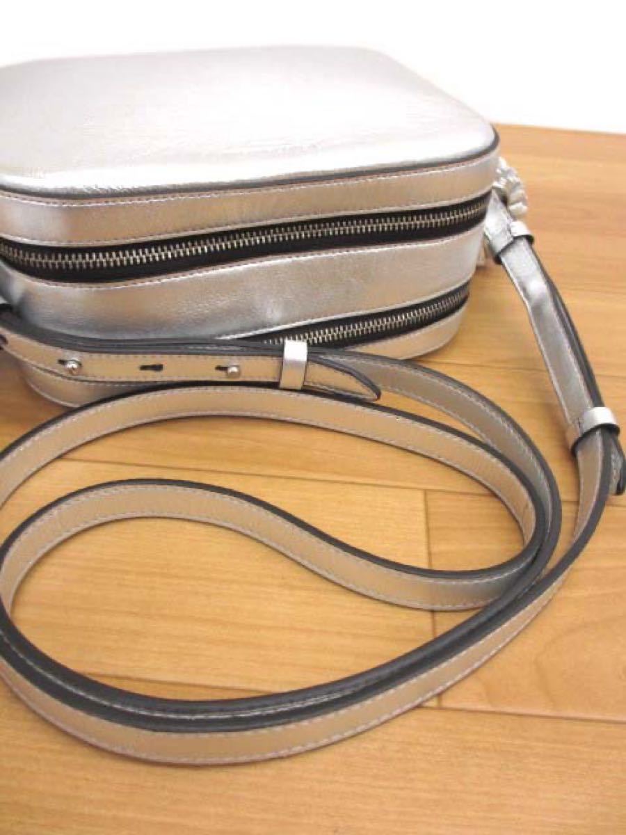 美品 J&M Davidson リベルタ LIBERTA ショルダーバッグ ポンポン