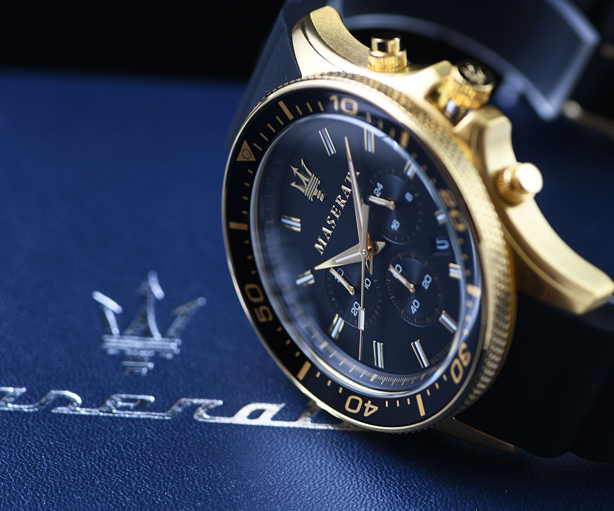 マセラティ公式時計 ブラックフェイス 100m防水クロノグラフ 腕時計 