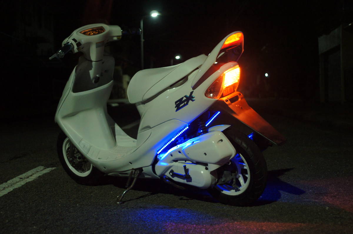 ライブディオ ZX カスタム LED付 dio ホワイト AF35 dio タイヤ ライブディオ ZX カスタム LED付 dio ホワイト AF35 dio タイヤ