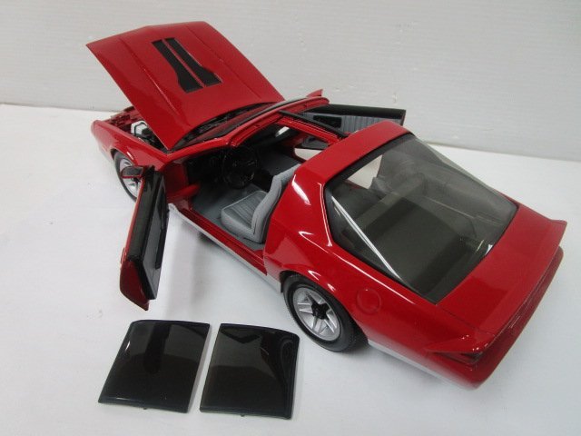 サンスター 1/18 シボレー カマロ Z28 1982 レッド (8179-55)_画像6