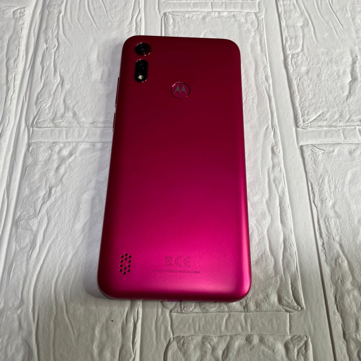 SIMフリー moto e6s エレキピンク