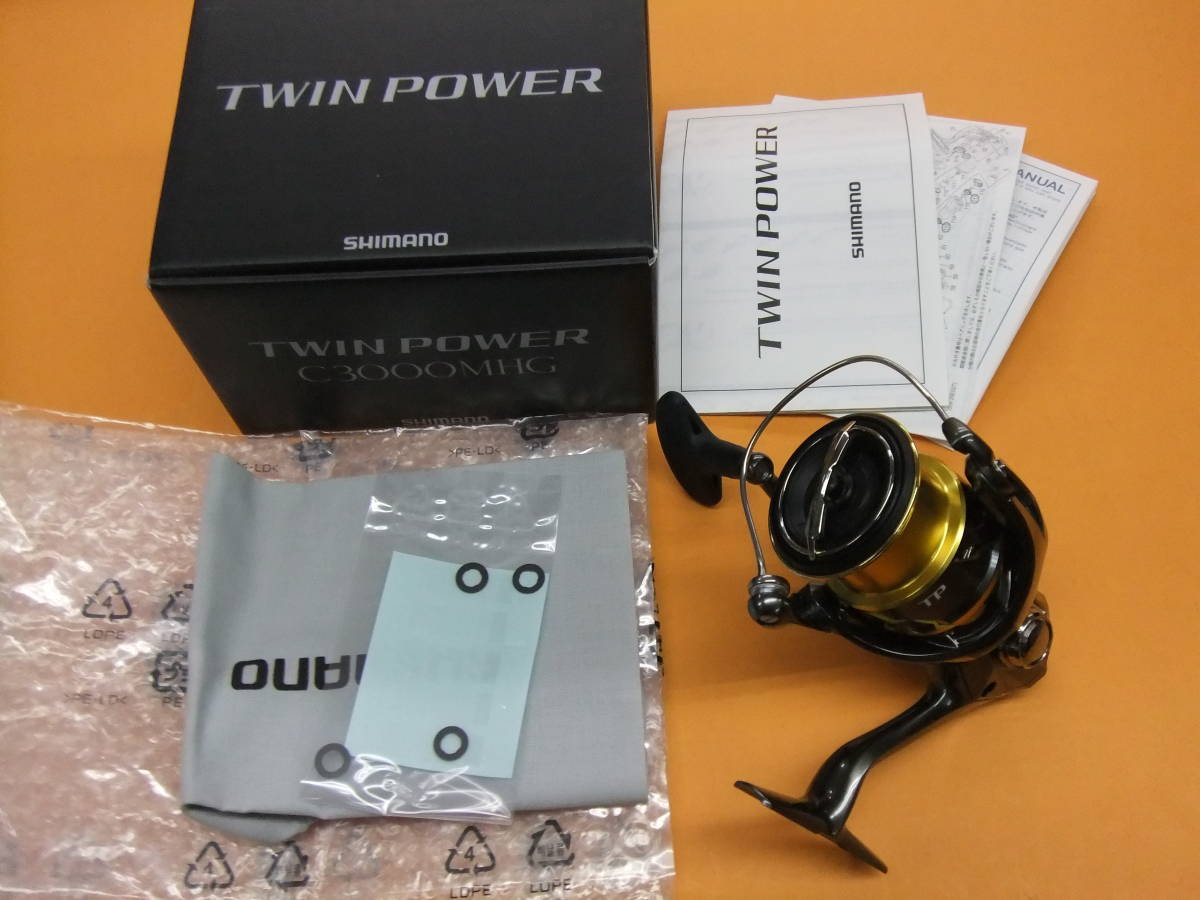 FF130-293♪【60】未使用品 シマノ 20' ツインパワー C3000MHG bpbd