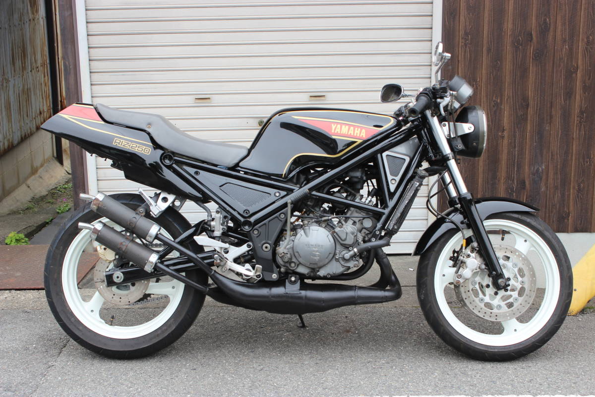YAMAHA R1-Z あと少しで完成 RZ RZR TZR 2ST 2サイクル 商品 YAMAHA R1-Z あと少しで完成 RZ RZR TZR 2ST 2サイクル 商品