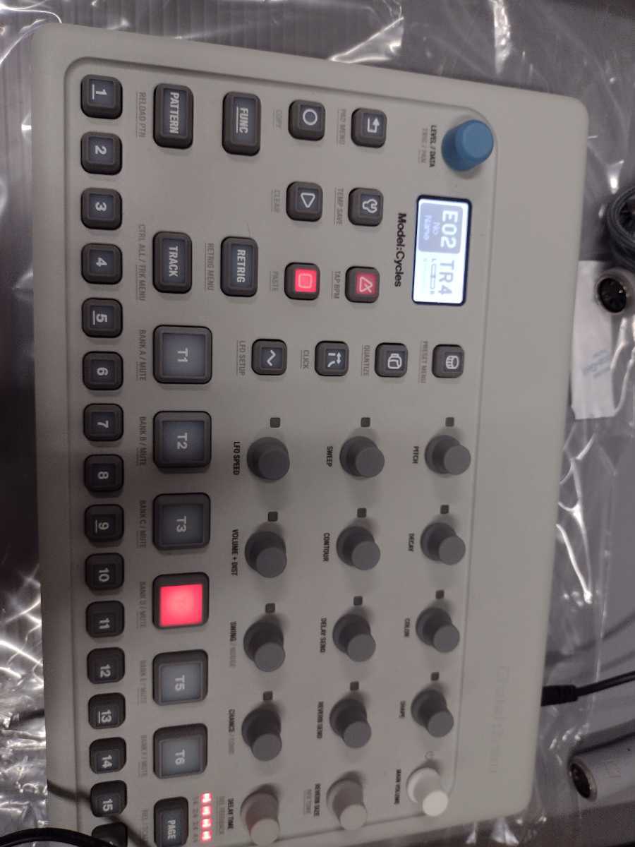 ELEKTRON エレクトロン Model:Cycles グルーブボックス FM音源