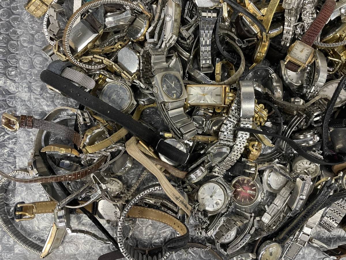 E055-605　時計大量まとめ　約10ｋｇ　メンズ　レディース　腕時計　懐中時計　部品取り　状態様々