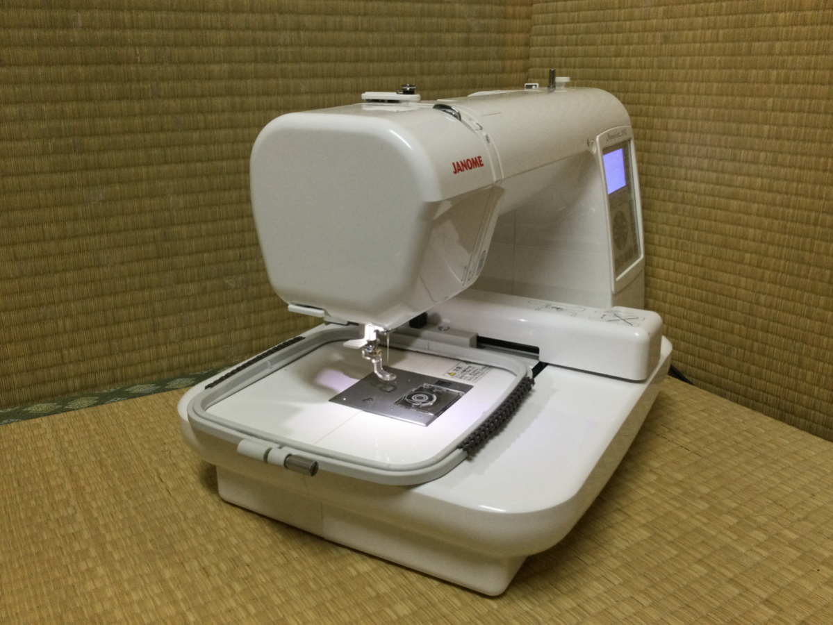 超人気 刺繍ミシン、ジャノメメモリークラフト200E(856型)刺繍専用