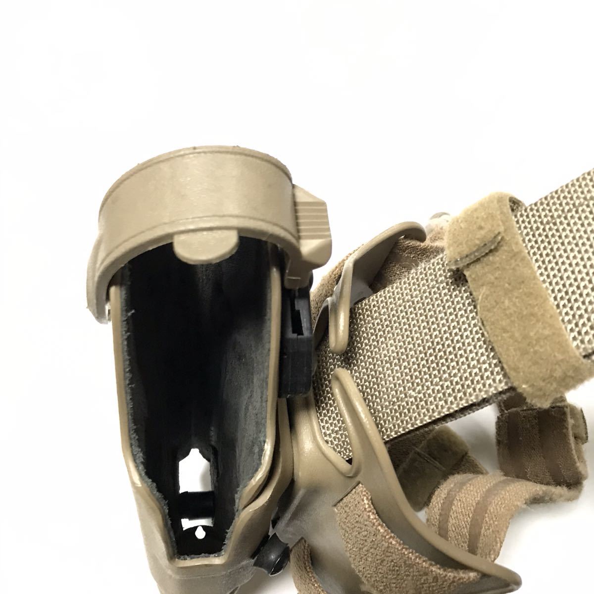 送料無料 実物 Safariland 6004-7740 ドロップレッグホルスターSIG