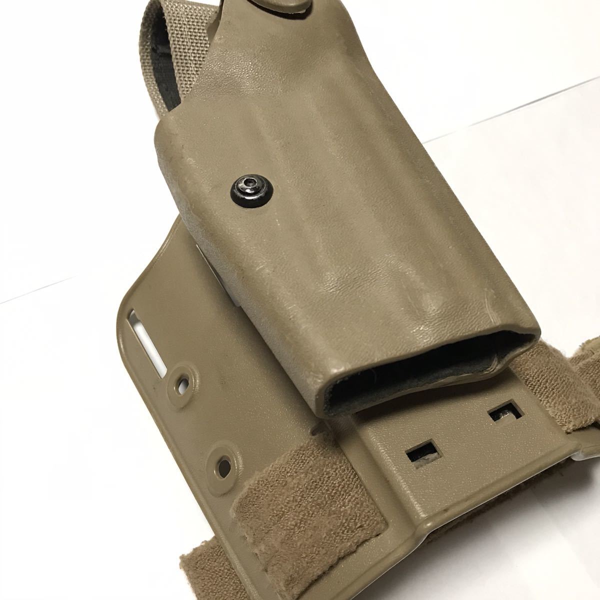 送料無料 実物 サファリランド 6004-77 SIG P226R FDE ドロップレッグ