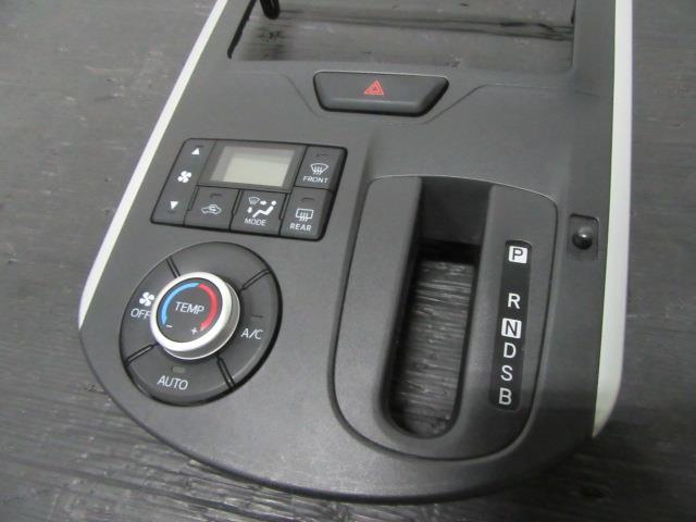 ダイハツ LA600S LA610S タント 純正オーディオ周りパネル センターパネル_画像3