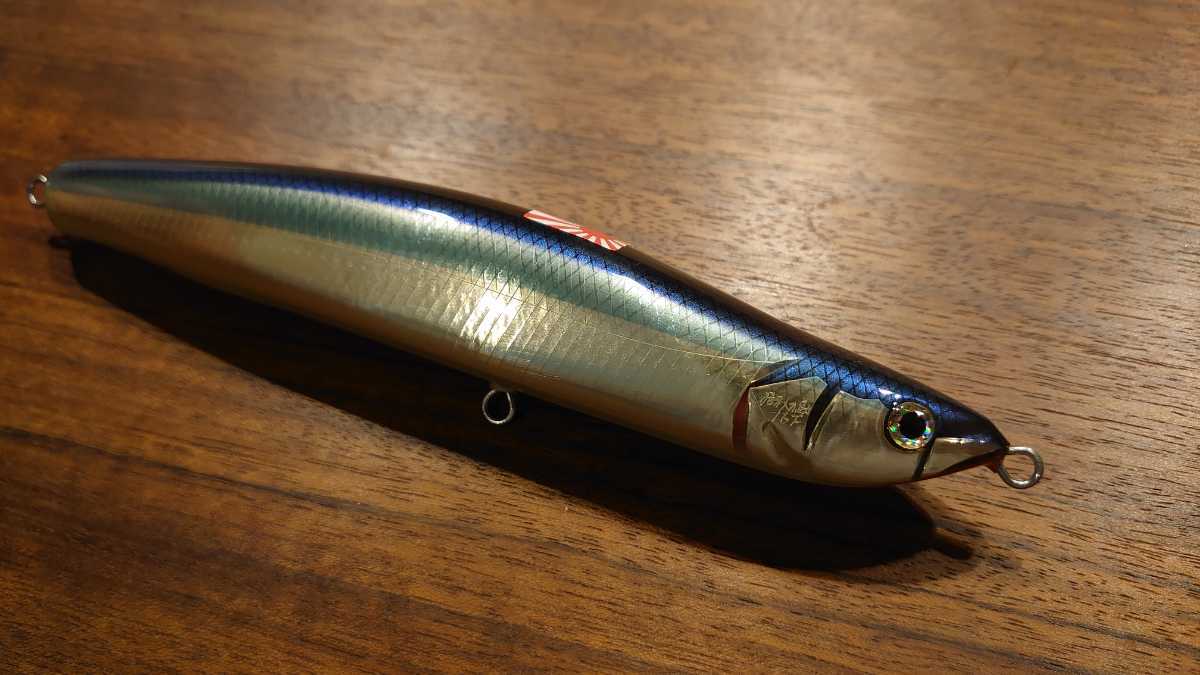 猛闘犬丸 猛秋刀魚丸16F サンマカラー 美品 さんま丸 旭日旗 ミノペン