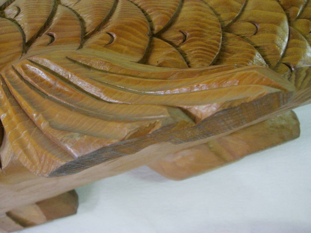 大きい木彫りの魚 鯉 ？ ◆ 全長 約 90センチ ◆ 一刀彫り ？ ◆ 口の中に玉 ◆ オブジェ 置物 木工芸 彫刻 9