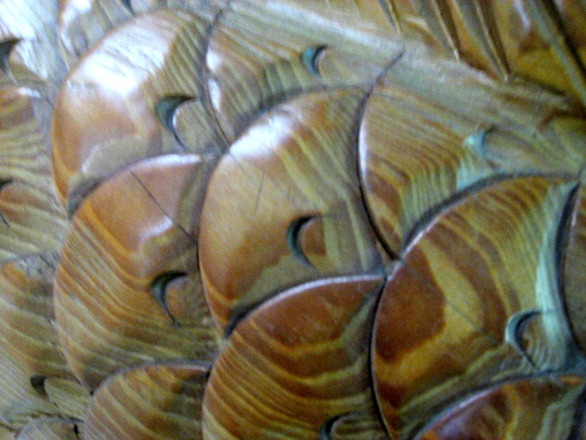 大きい木彫りの魚 鯉 ？ ◆ 全長 約 90センチ ◆ 一刀彫り ？ ◆ 口の中に玉 ◆ オブジェ 置物 木工芸 彫刻 10