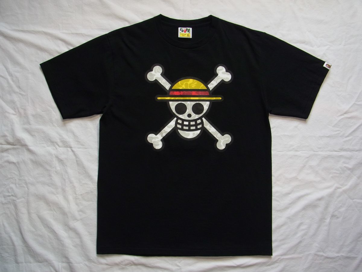 ☆美品・未着用☆ A BATHING APE アベイシングエイプ × ONE PIECE
