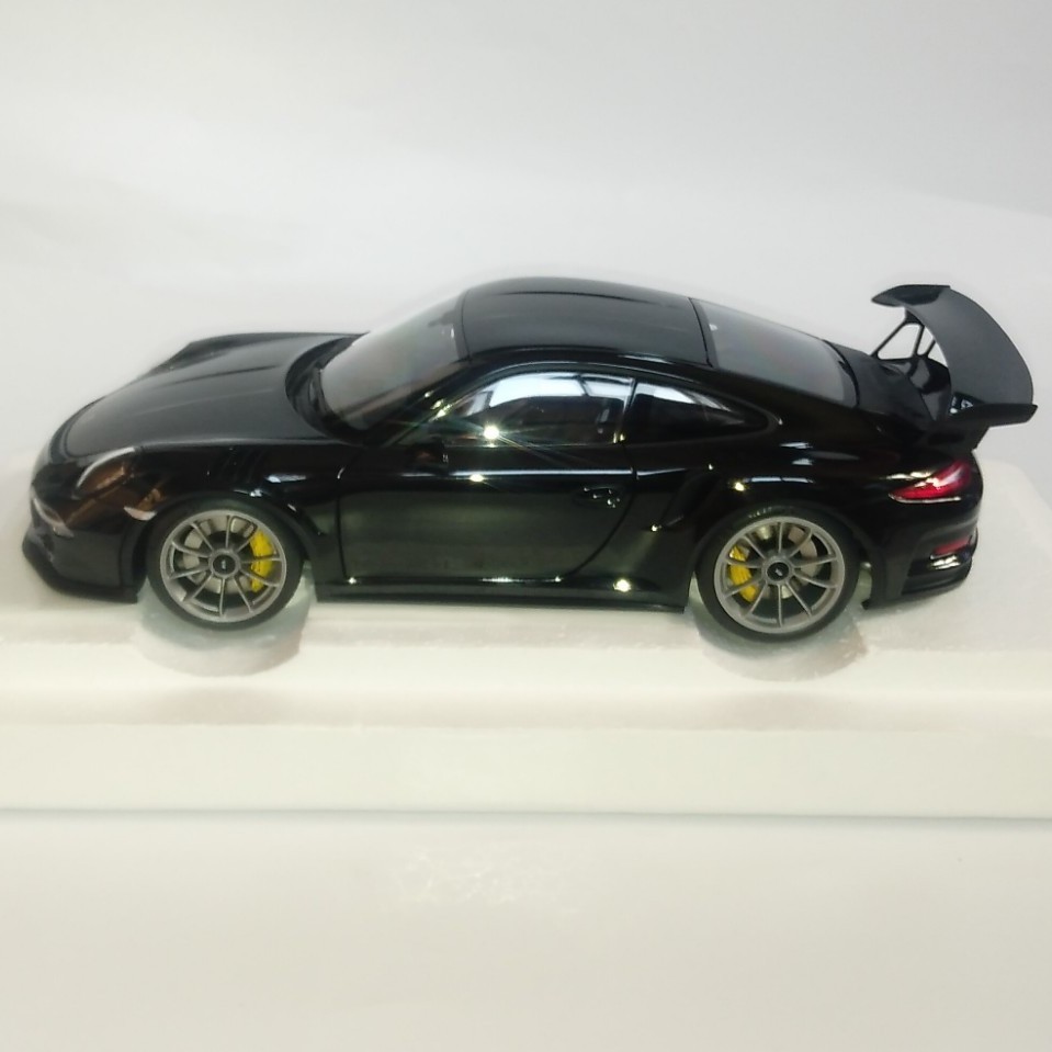 オートアート 1/18 ポルシェ 911 GT3 RS｜PayPayフリマ